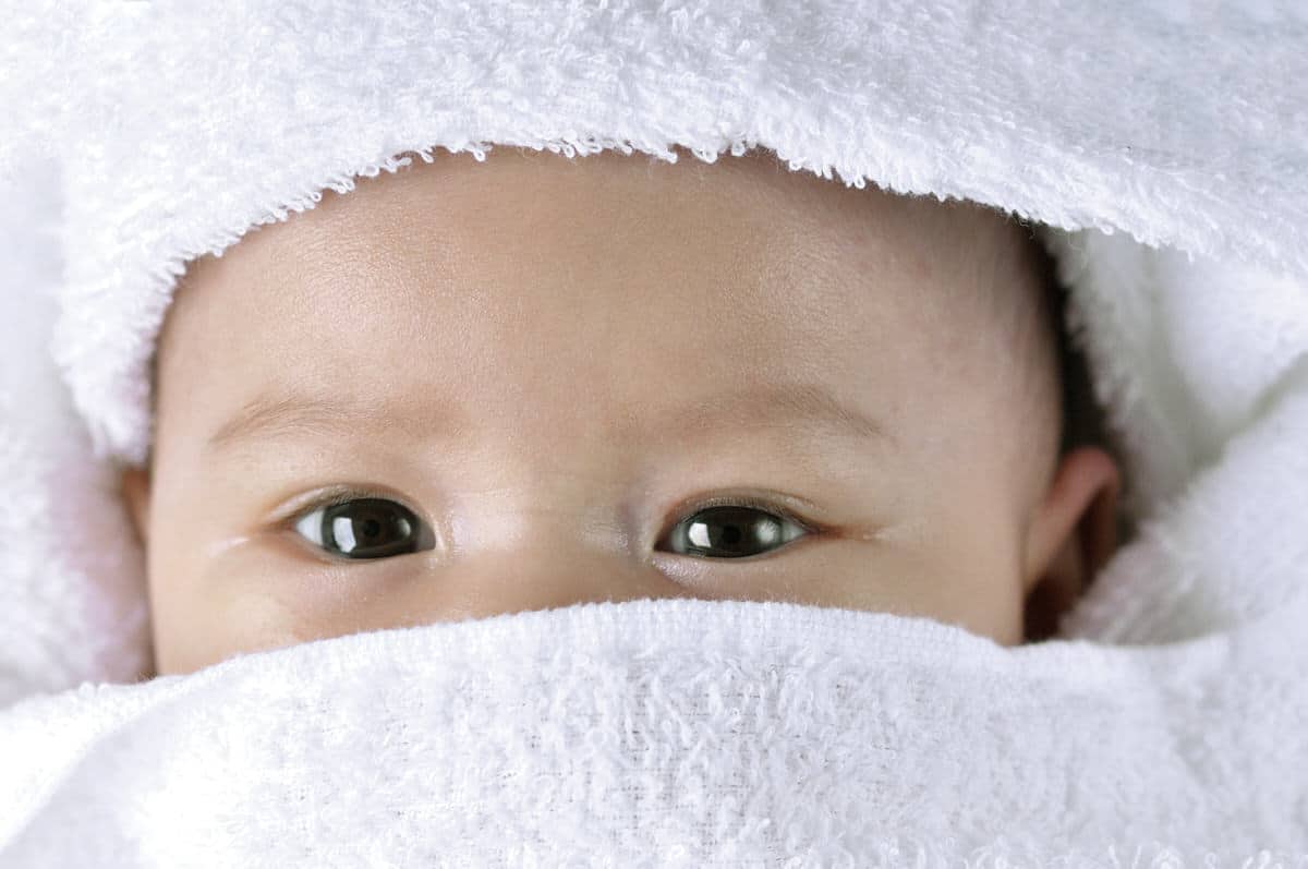 Warum haben viele Babys später dunkle Augen?